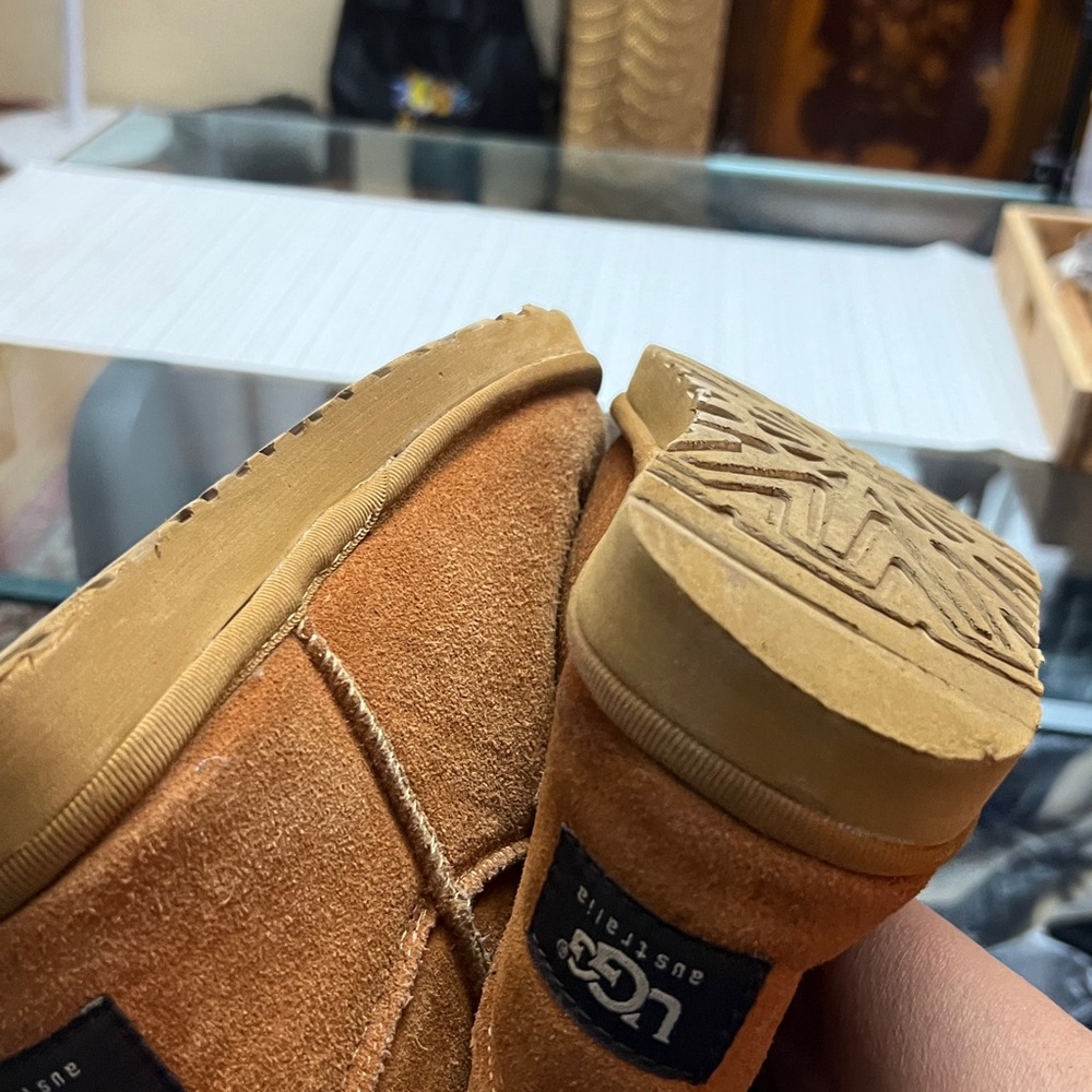 UGG Bailey Button II Tan Boots, chestnut, size 8, slightly used. - Picture 11 of 12